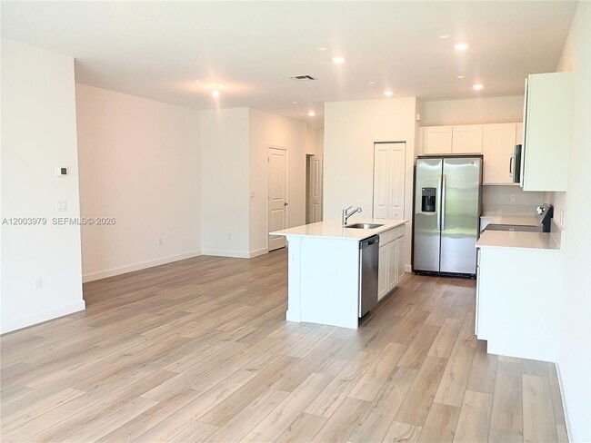 Photo - 868 SE grovebush Ln