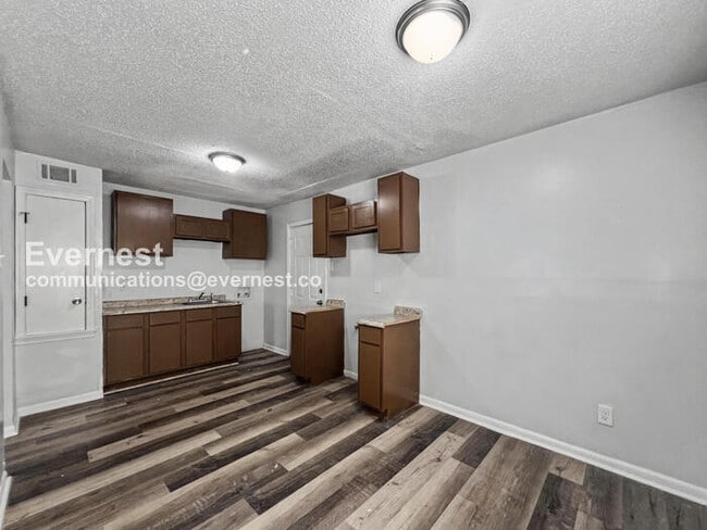 Photo - 4620 Sunnybrook St