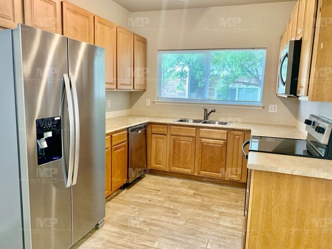 Photo - 4825 Hahns Peak Dr Unit 104