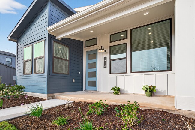 Photo - 1213 Mercantile St