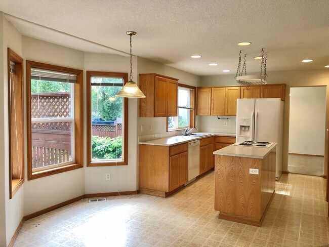 Photo - Spacious 4-Bedroom House in North Newberg near park and schools