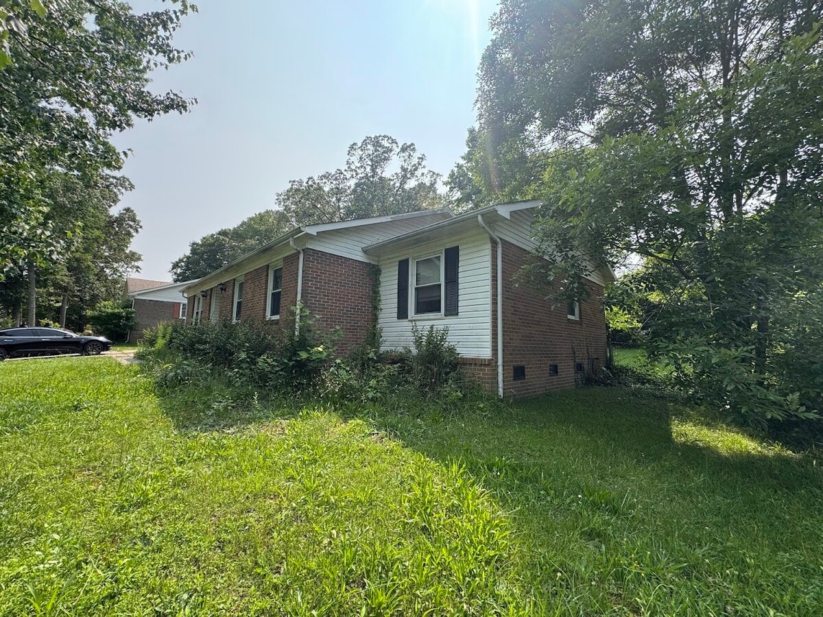 Photo - 3309 Colony Dr House