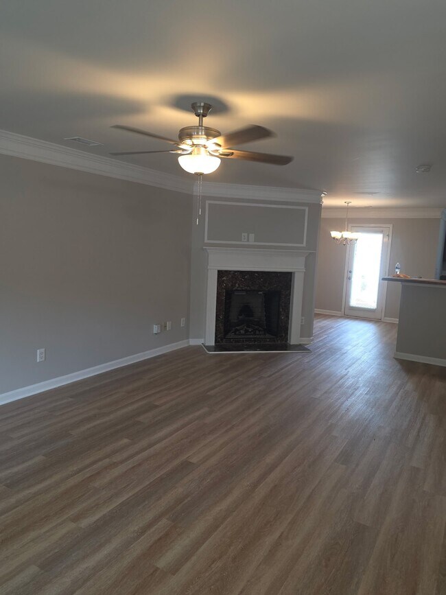 Photo - 863 Crestwell Cir