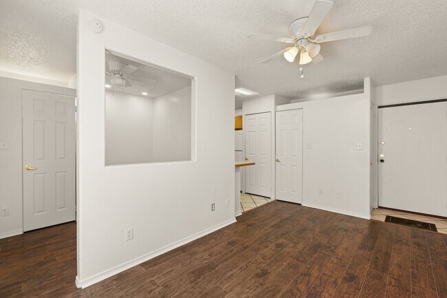 Photo - 2800 Vail Ave SE