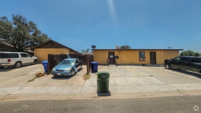 Building Photo - 301 Soria Dr Unit 4 Rental