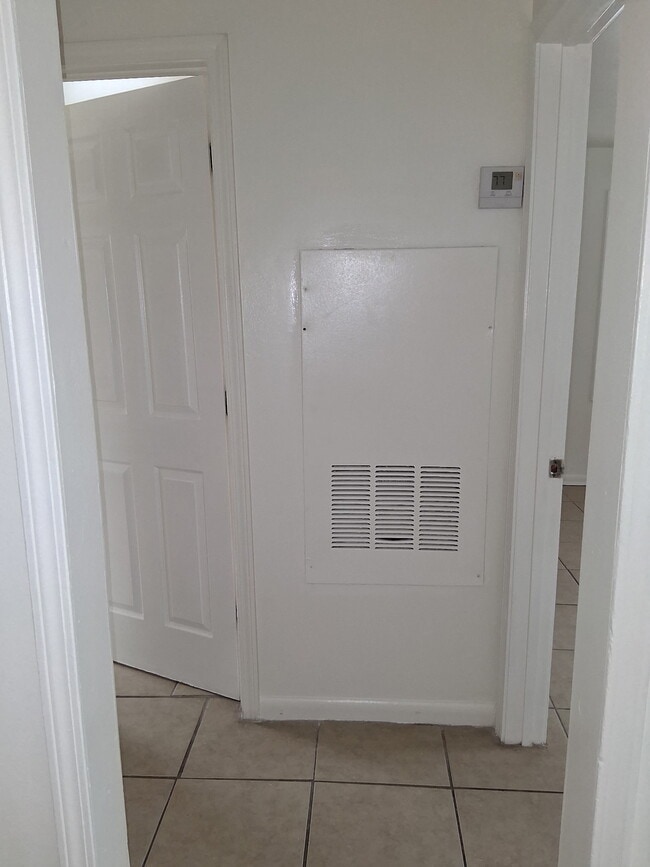 Photo - 8613 S Claiborne Ave