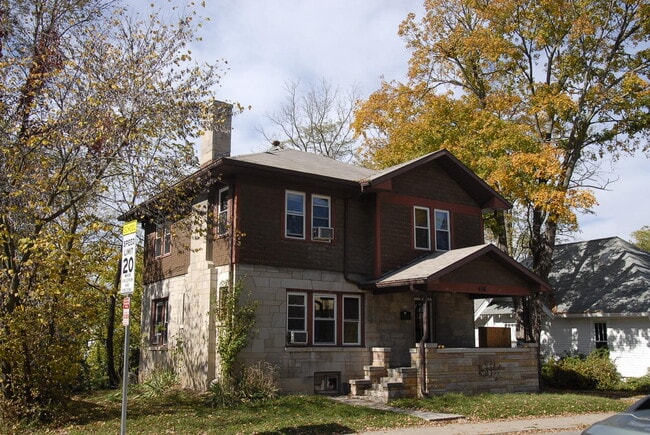 Building Photo - 2nd and Lincoln - August 2026 Rental