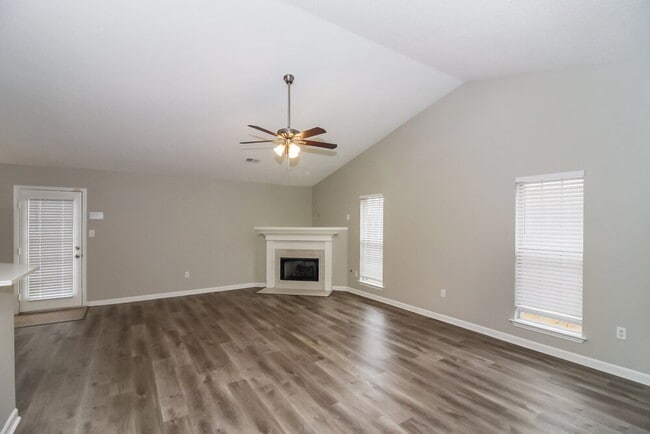 Photo - 1910 Cresent Ln