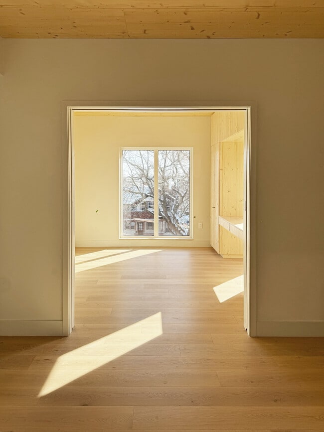 Photo - 517 W Main St