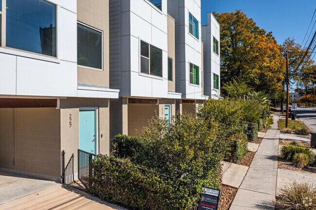 Photo - City View Modern