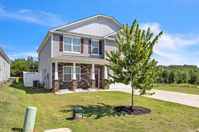 Photo - 207 Bridlewood Ln