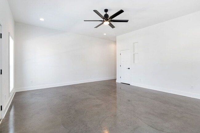 Photo - *1/2 Off 1st Months Rent!* Luxury 4Bed/4Bath Home, *Roof Top Patio* in the Heart of Murfreesboro