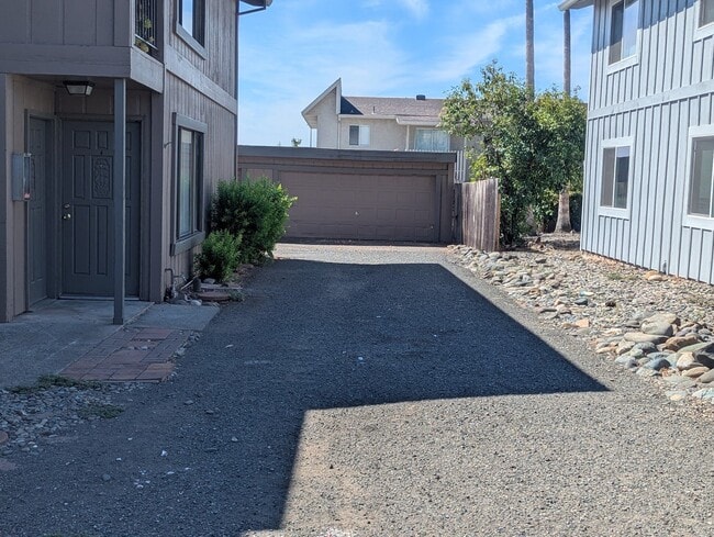 Building Photo - 939 Jamieson Ct