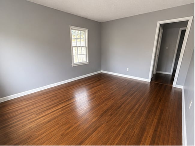 702 Lawyers Ln