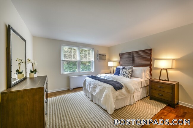 Photo - 8 Captain Parker Arms Unit 14