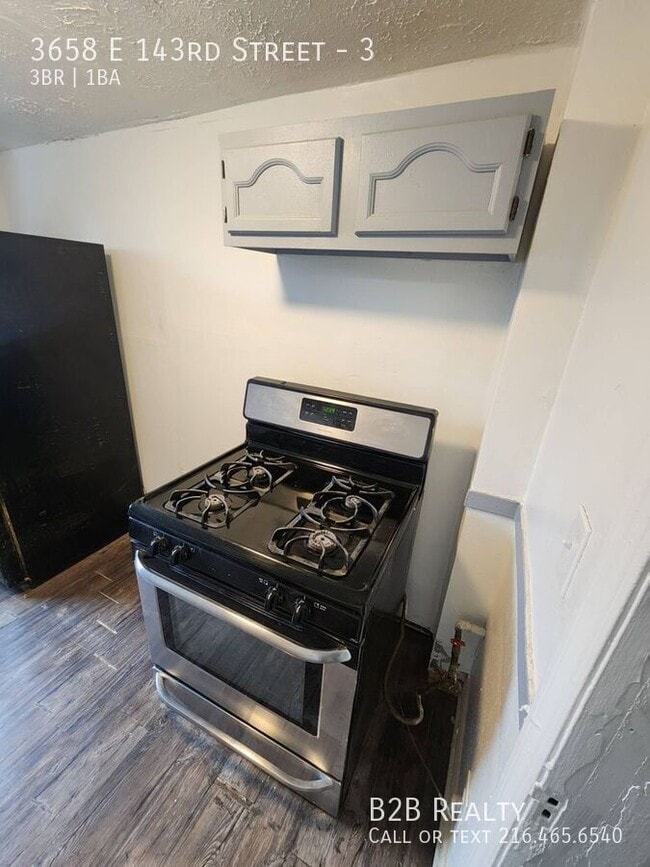Photo - 3658 E 143rd St Unit 3