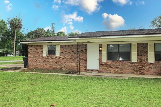 Photo - 2BR Duplex Near Blackwater River & Carpenter’s Park with Tile Flooring Throughout