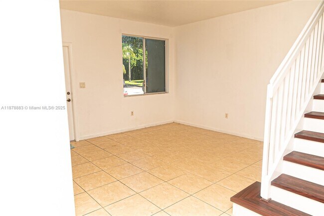 Photo - 1484 SE 24th Ct