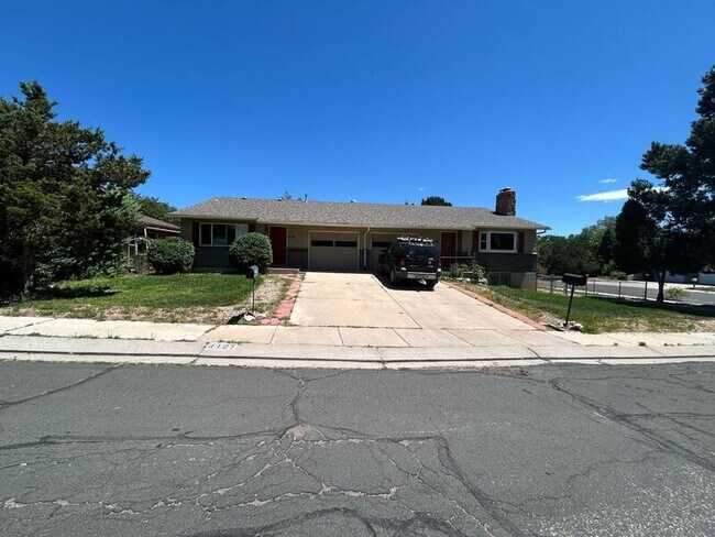 Photo - 4127 Tulip Way