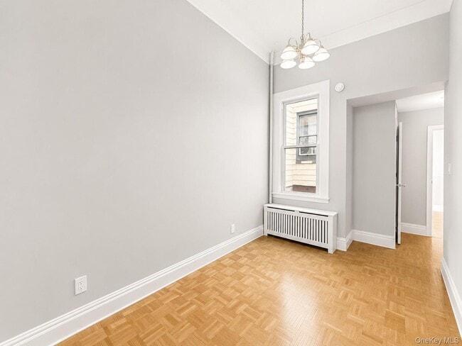 Photo - 7-87 Woodward Ave Unit 1L