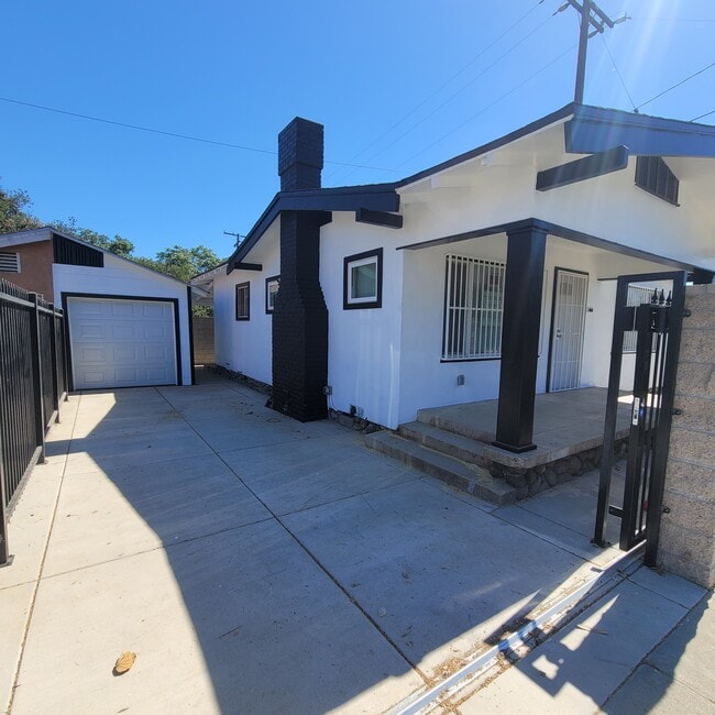 Photo - 280 E Center St