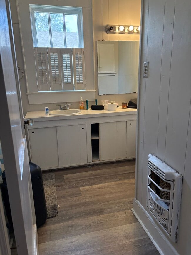 Photo - 2 Blocks from Tech - Large 4 bed / 2 bath