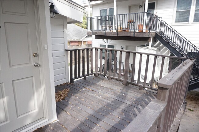 Photo - 1906 Ridgewood St Unit Garage