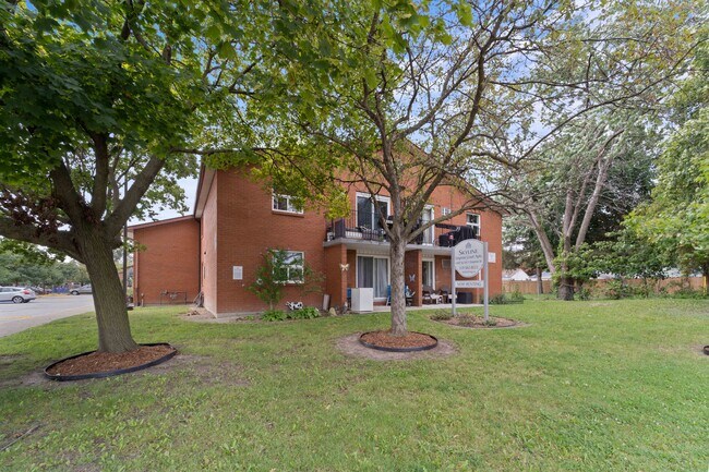 Photo - Empress Court Apartments