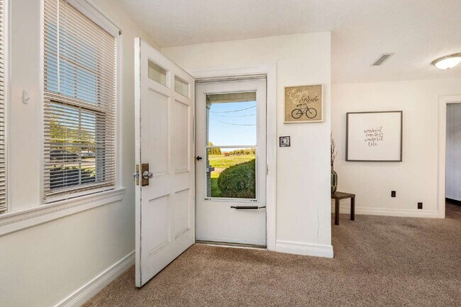 "Charming 3-Bedroom Haven with Spacious 2200 Sq Ft Layout in Lascassas, TN!"
