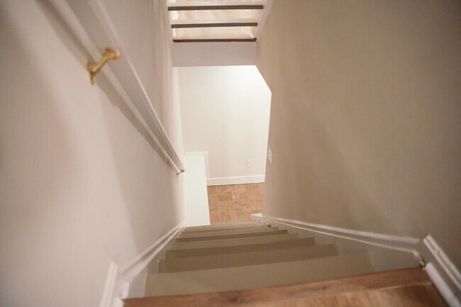 Photo - 916 W Lombard St