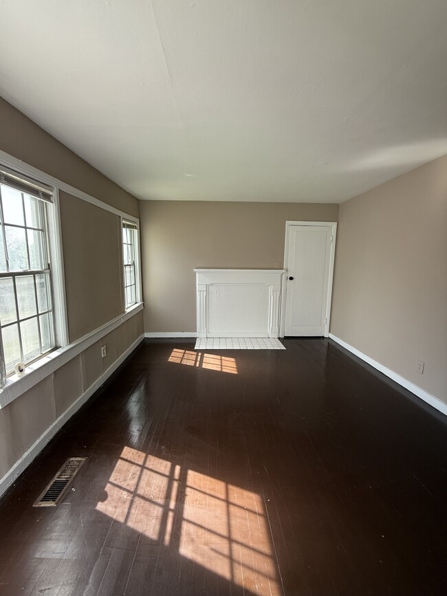 Photo - 4716 Court M