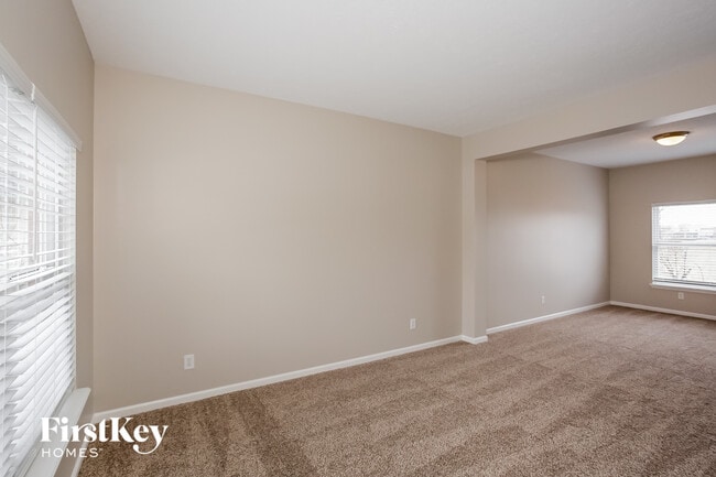 Photo - 13947 Royalwood Dr