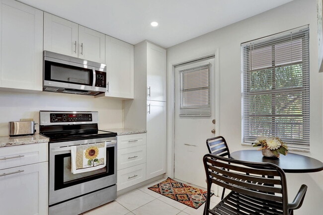 Photo - 2751 N Palm Aire Dr Unit 304