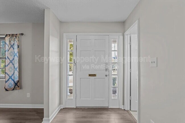 Photo - 2918 Arrowhead Dr