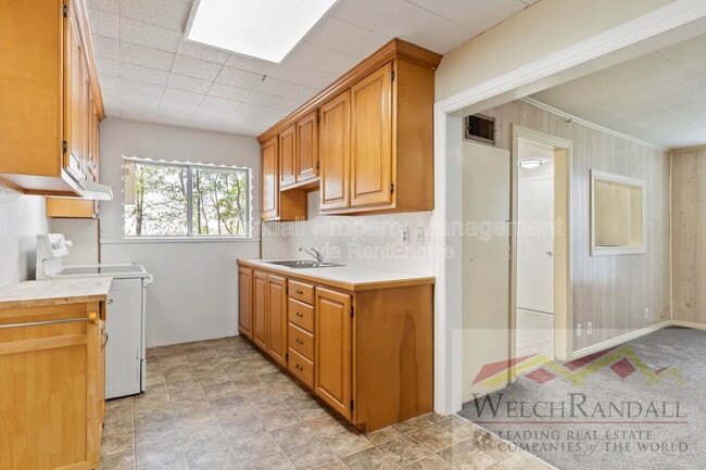 Photo - 421 E 2625 N