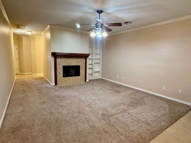 Photo - Beautiful Home in Surrey West of Yukon wit...