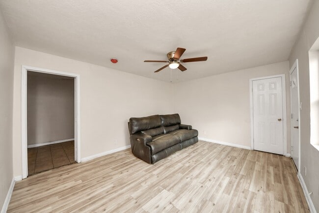 10506 Sierra Dr