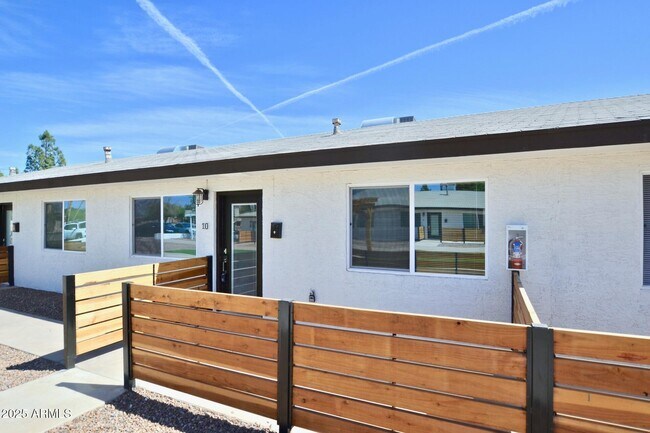 Photo - 312 N Hartford St Unidad 10