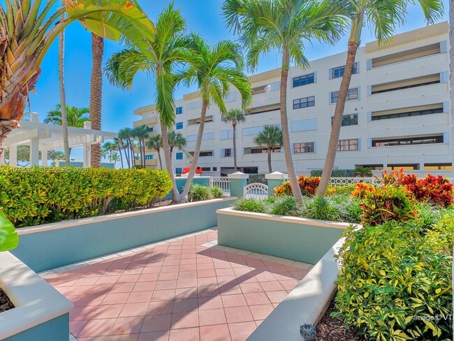 Photo - 2051 SE 3rd St Unidad th11