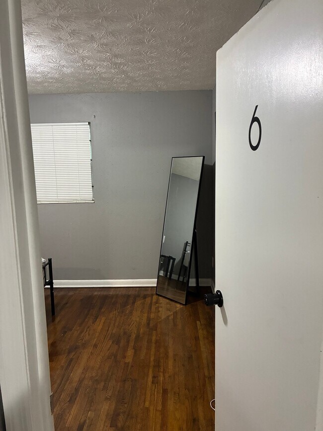 Photo - 3126 Martha St Unit room 6