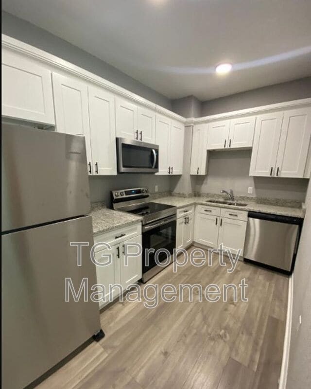 Photo - 1469 W 7th St