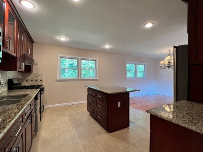 36 Cortright Rd
