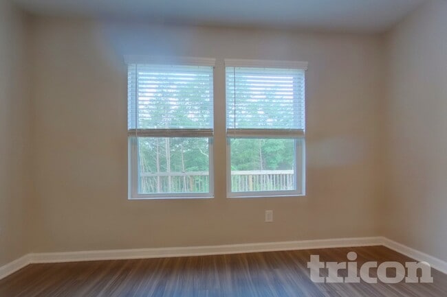 Photo - 561 Fairview Oak Pl
