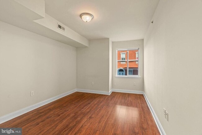 Photo - 1724 Master St