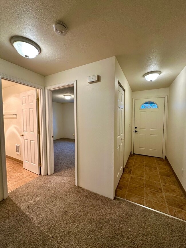 Photo - 611 NE Larch Ave