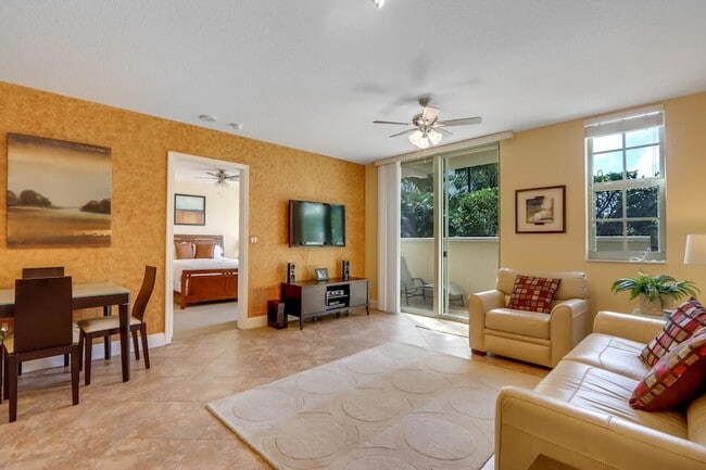Building Photo - 610 Clematis St Unit 217