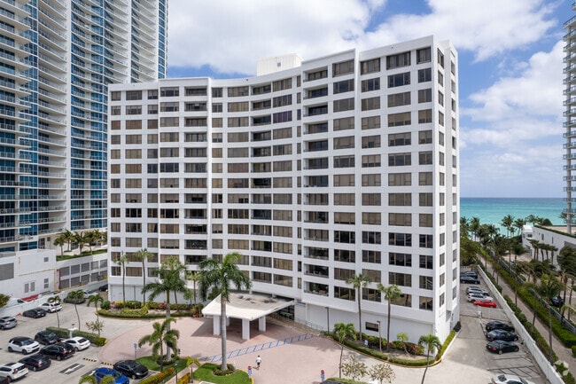 The Alexander Tower - The Alexander Tower Apartments