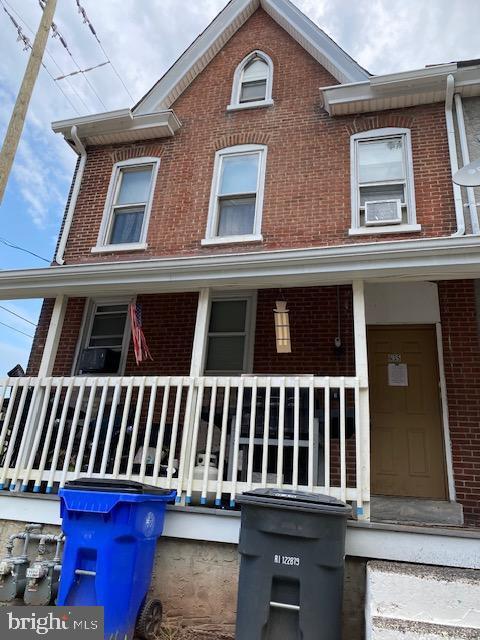 Photo - 635 Chestnut St