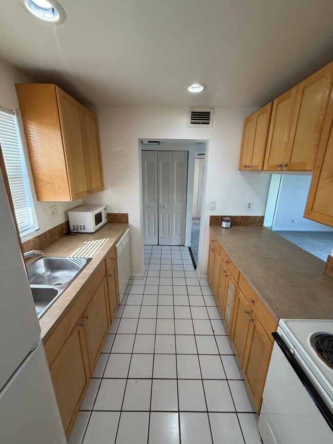 Photo - 2050 N Congress Ave