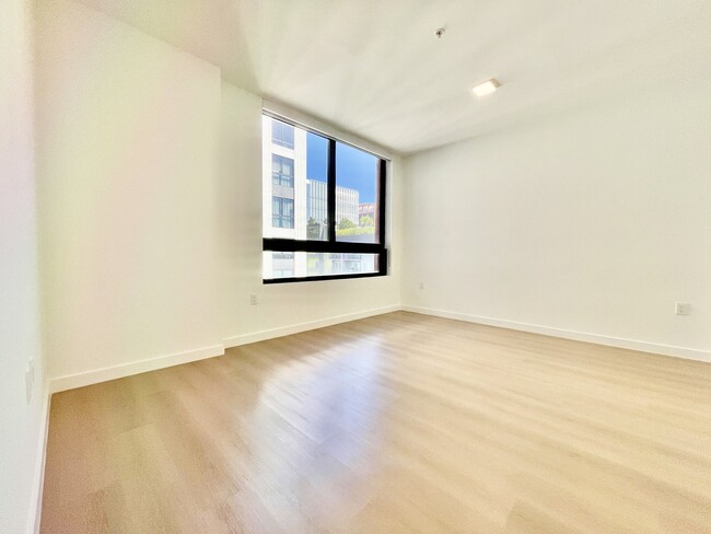 Building Photo - 190 NW 27th St Unit A4 Rental